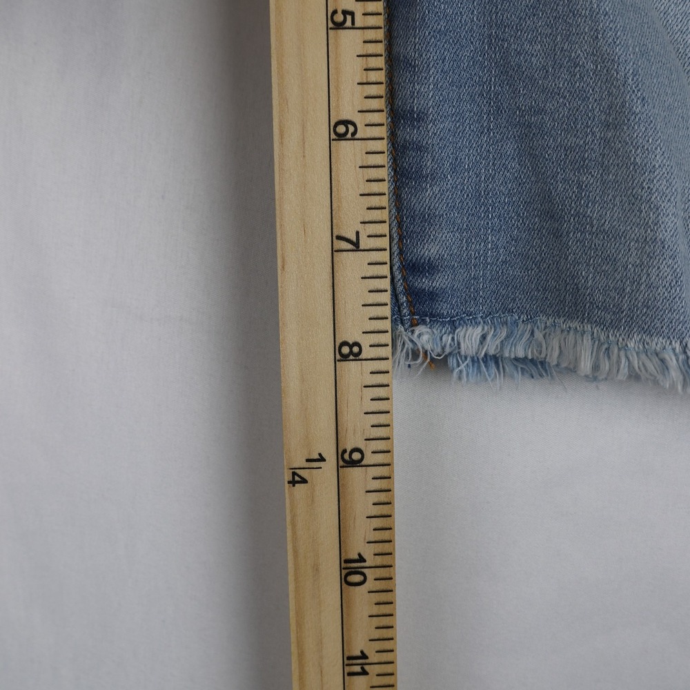 Seven7 Bermuda Shorts Womens 8 Ventura Light Blue Denim Fray Hem Distressed New - Picture 2 of 13